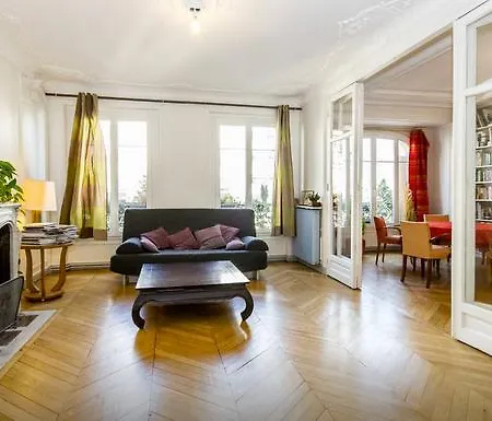 Montmartre Classic Family Apartment